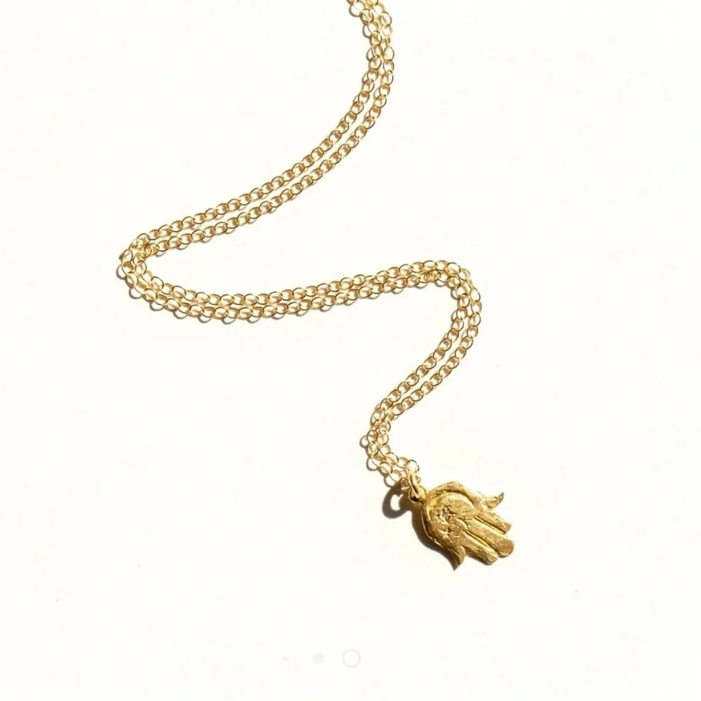 NWOT Victoria Cunningham Hamsa Crescent Moon Necklace